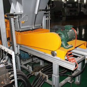 concrete block machine feeding system