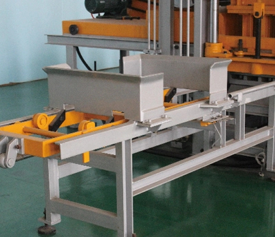 Pallt conveyor of cement brick machine