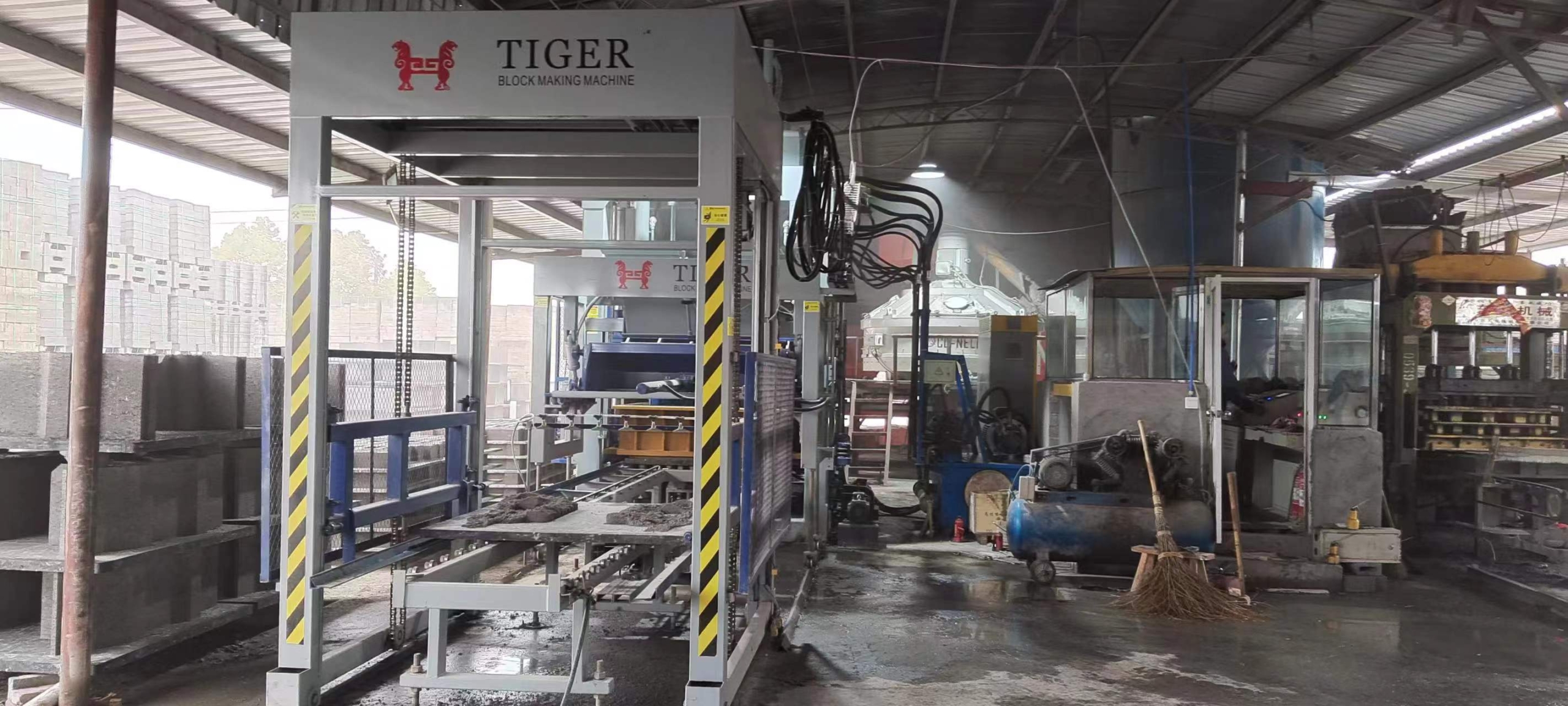 Tiger Automatic Concrete block making machine