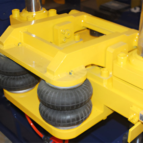 Concrete block machine shock-absorbing airbag